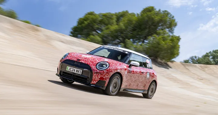 La MINI John Cooper Works elettrica al Goodwood Festival of Speed 2024