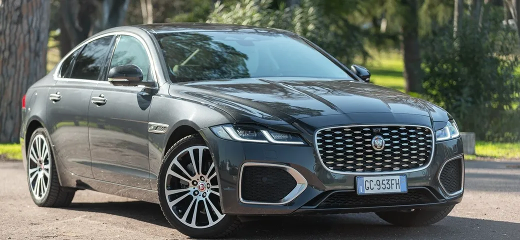Jaguar XF D200: la prova su strada