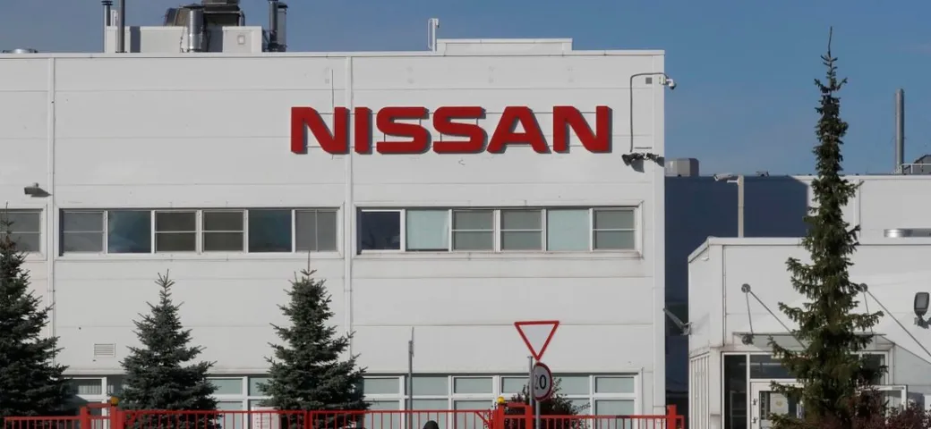 Nissan valuta ulteriore riduzione di partecipazione in Renault