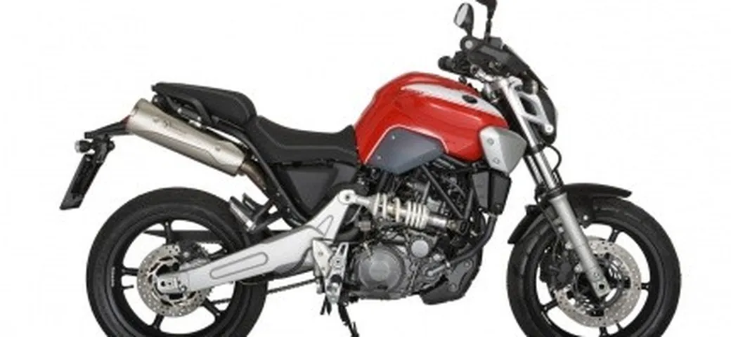 Yamaha MT-03 con kit 