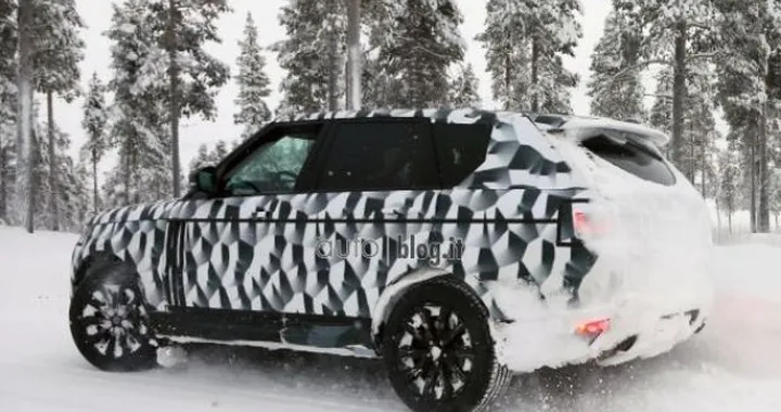 Range Rover Sport: foto spia di un muletto con carrozzeria definitiva