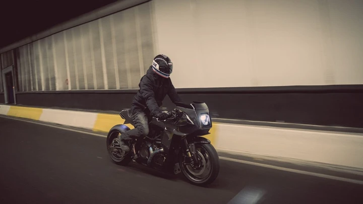 Indian FTR Black Swan: la special radicale realizzata da Workhorse Speed ​​Shop