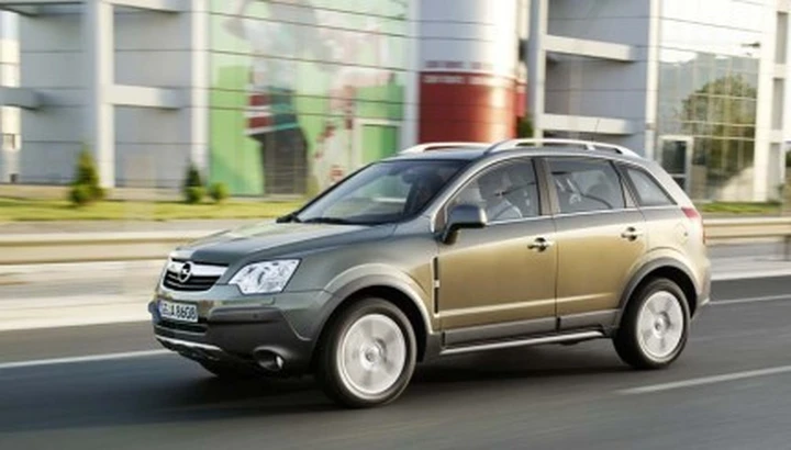 Opel Antara: debutta la versione a due ruote motrici