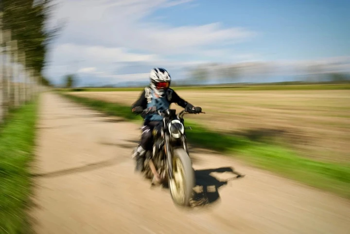 Oltre 1.462 km in un giorno: la sfida estrema della Ducati Scrambler