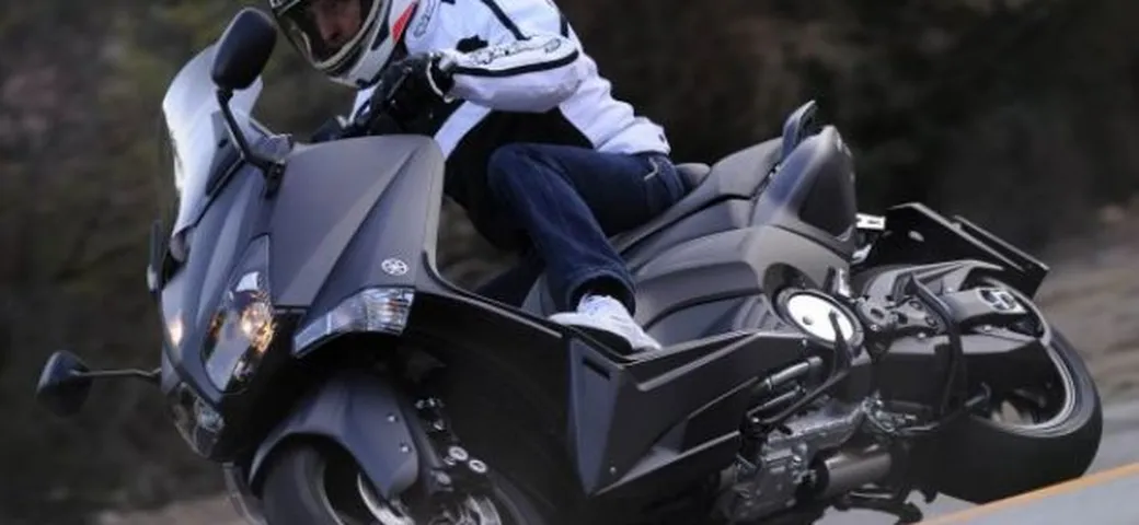 Mercato, classifiche Top 100 febbraio 2012: vola il TMAX 530, nelle moto torna in testa la R 1200 GS