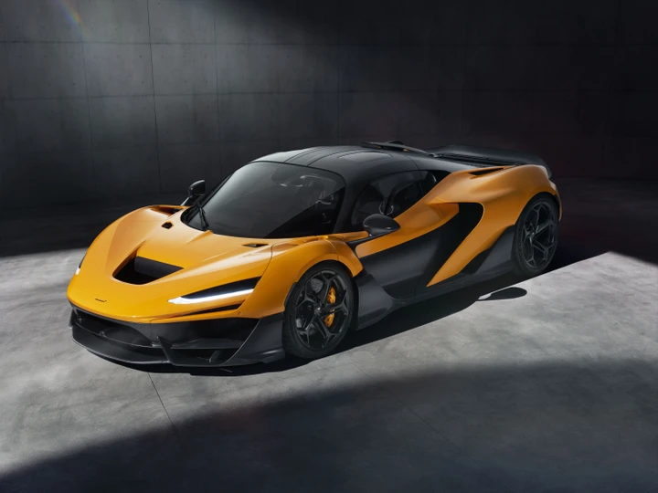 Nuova McLaren W1: supercar dai grandi numeri, degna erede di F1 e P1