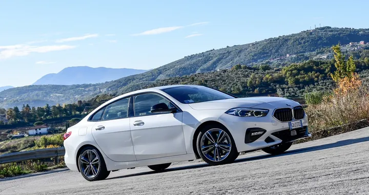 BMW 218i Gran Coupé: la prova su strada