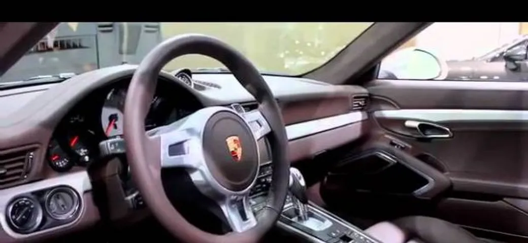 Video: gli interni e le personalizzazioni della nuova Porsche 911