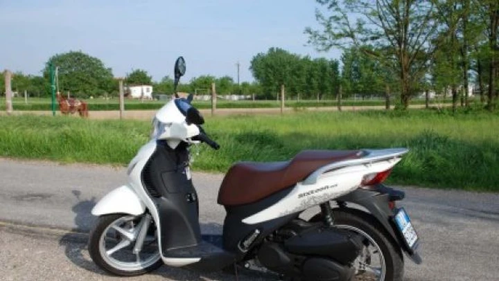 Test Suzuki SIXteen 150 - primo contatto