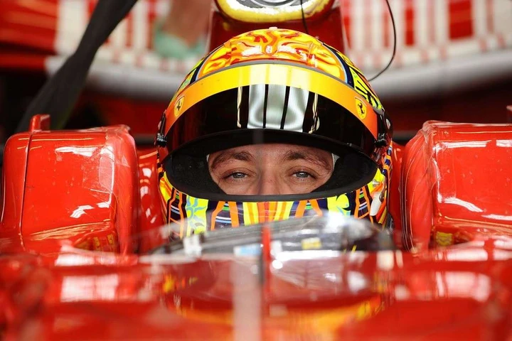 Rossi “gioca” con le 4 ruote fra il Rally di Monza e la Mercedes F1. Nuvolari, Surtees, Hailwood i “super”. Ci provò anche Agostini