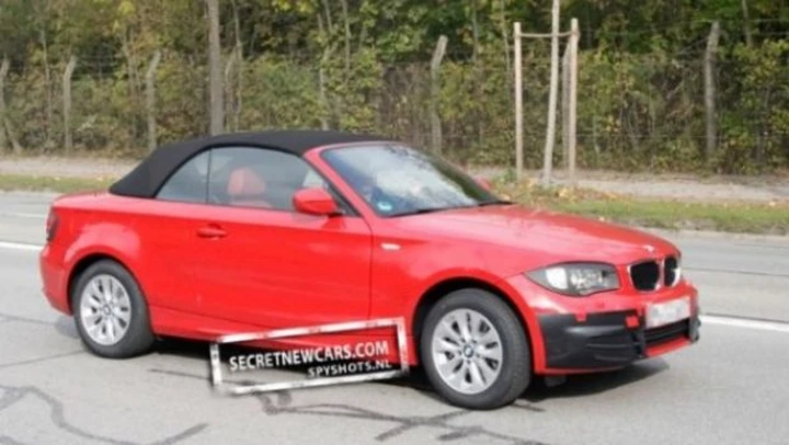 BMW Serie 1 Cabrio: prime foto spia del restyling