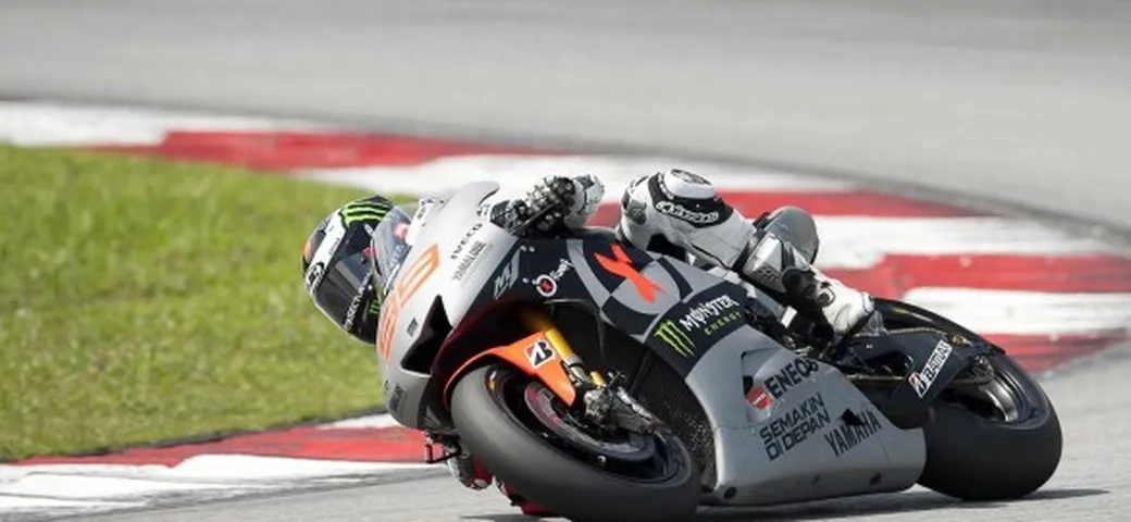 MotoGP, Test Sepang Day 2: Lorenzo scavalca Pedrosa. Rossi 5° ma il gap aumenta