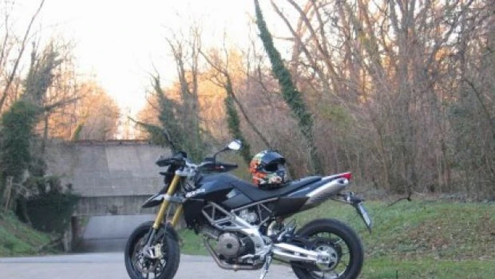 Test Aprilia Dorsoduro Cap.2: la scacciapensieri