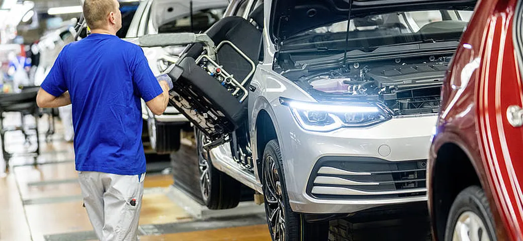 Volkswagen: stop alla produzione per una domanda troppo bassa