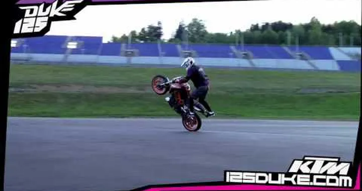Rok Bagoros - KTM 125 Duke Stuntriding