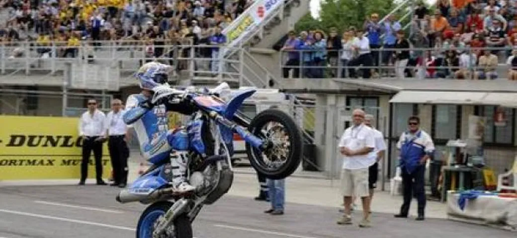 Lazzarini e Gozzini vincono a Pomposa la quinta prova degli Internazionali d'Italia Supermoto, Van Den Bosch l'assoluta