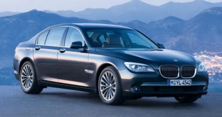 BMW 750i xDrive: la trazione integrale anche per la Serie 7