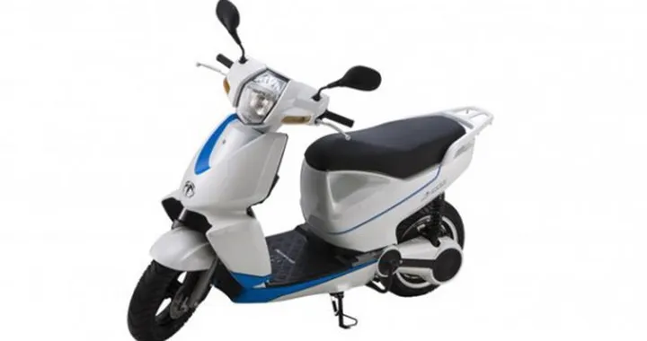 Terra Motors: scooter elettrico A4000i con iPhone integrato nel cruscotto