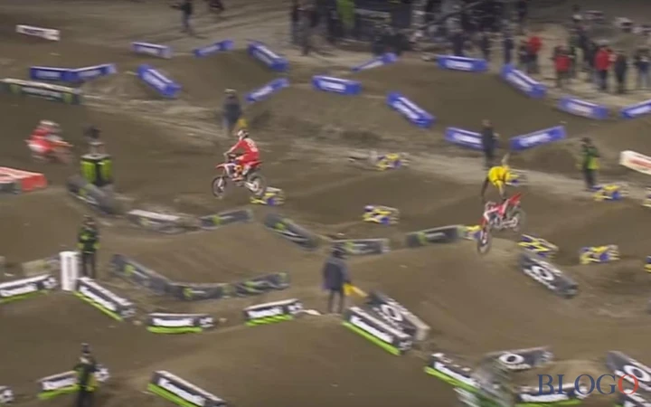 AMA Supercross, Ken Roczen cade ad Anaheim [Video]