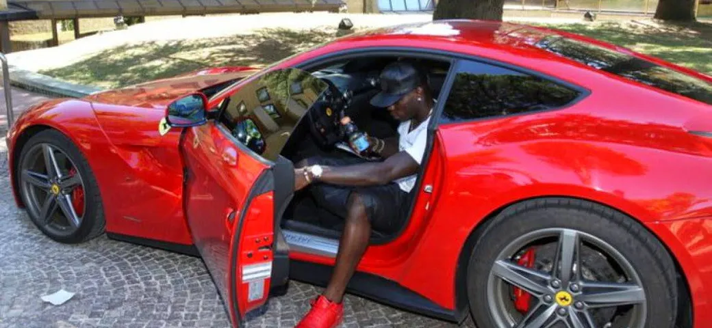 Balotelli fermato in Ferrari a 200 km/h