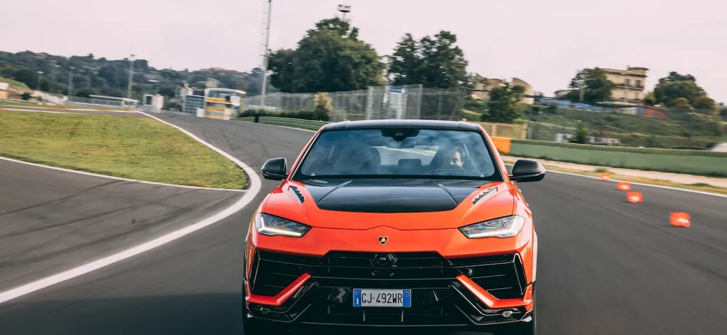 Lamborghini Urus Performante: sa fare tutto