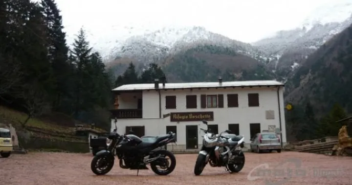 Foto del giorno: motociclettari stagionali