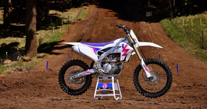 Yamaha YZ250F 2024: debutta la nuova generazione della moto da cross [FOTO]