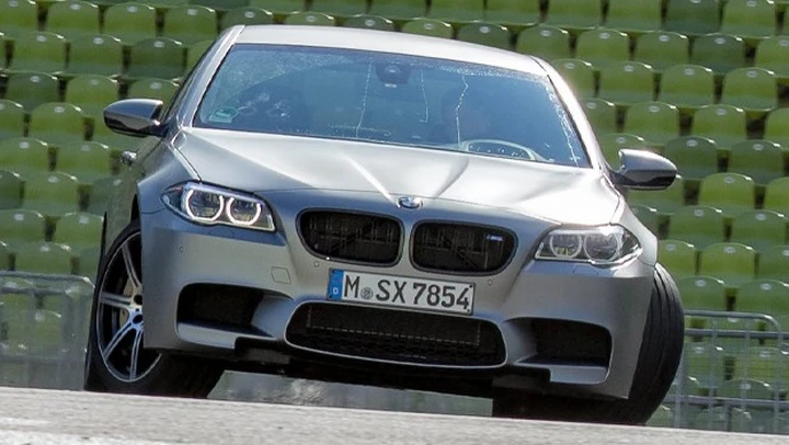 I drift della BMW M5 30 Jahre M5 in video