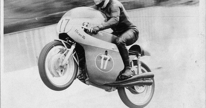 Un busto per il “Paso”