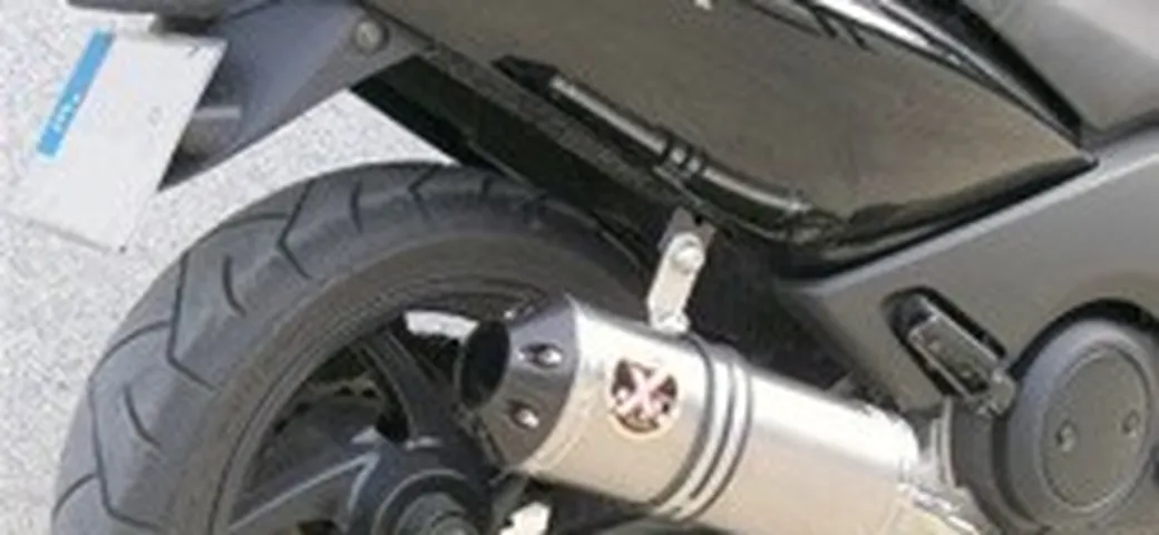 Scarico Ixil Xtrem Oval Short per T-Max 500