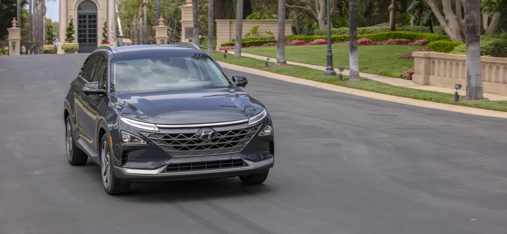 Hyundai NEXO: il SUV a idrogeno è realtà [Video]