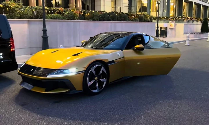 Ferrari 12Cilindri: a Monte Carlo brilla la sua luce glamour | Video