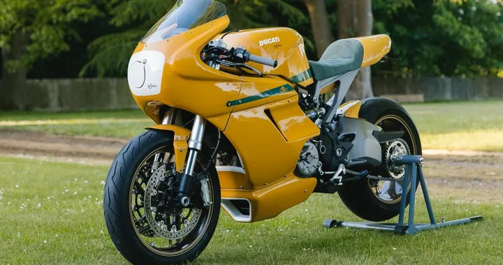 DeBolex dB25: Monster carenato in serie limitata