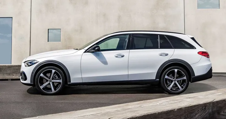 Mercedes valuta il futuro delle station wagon: pochi clienti e costi elevati