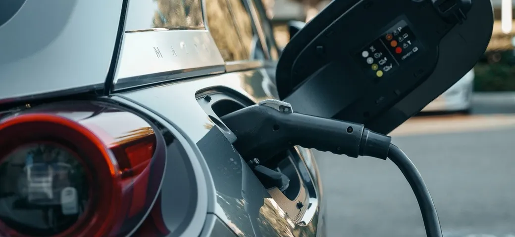 Auto elettriche e colonnine di ricarica: ecco come potranno diffondersi