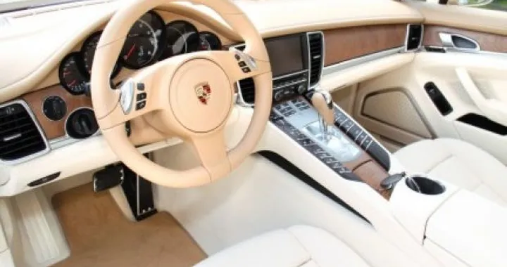 Porsche Panamera: ufficializzato il richiamo per le cinture di sicurezza
