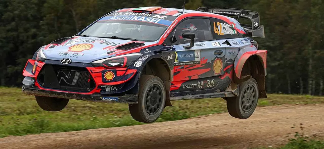 WRC: nel 2022 arriveranno i motori ibridi