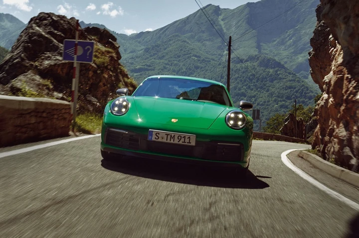 Porsche 911 Carrera T: motore, prestazioni, novità