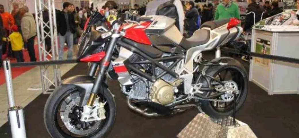 Bimota DB6 SuperLight, 158 kg di raffinata leggerezza