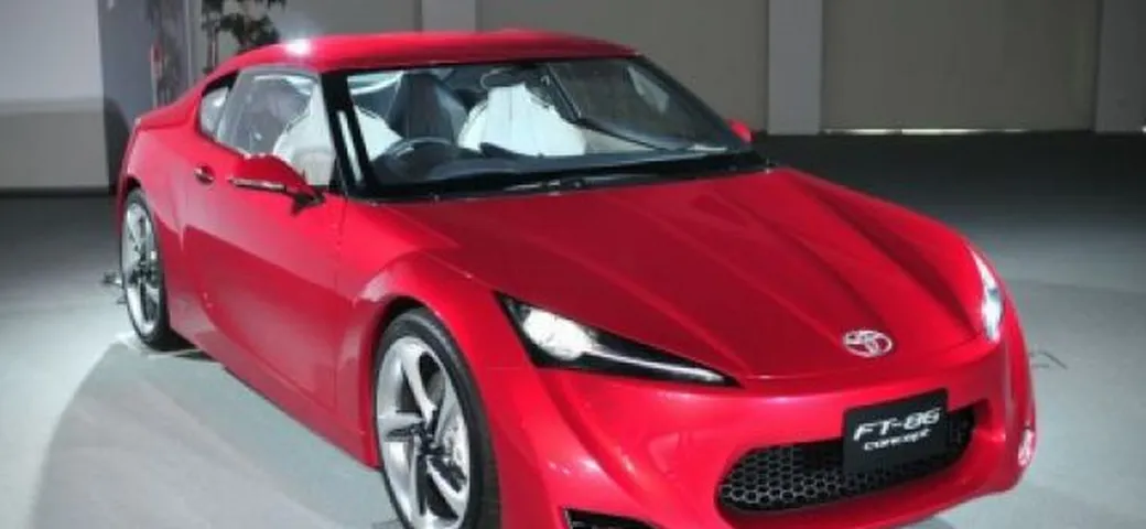 Toyota FR-S: nuovo nome per la FT-86