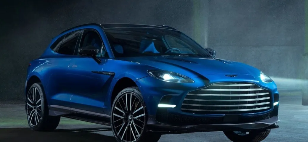 Aston Martin DBX707: ecco il SUV di serie più potente del mondo