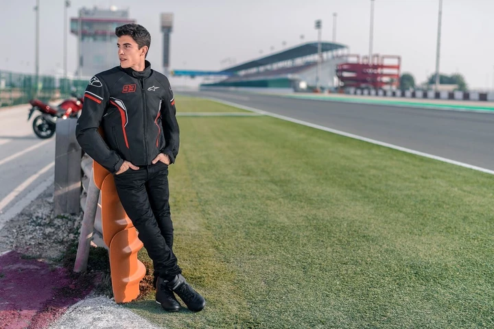 Abbigliamento moto Alpinestars 2019: omaggio a Marc Marquez