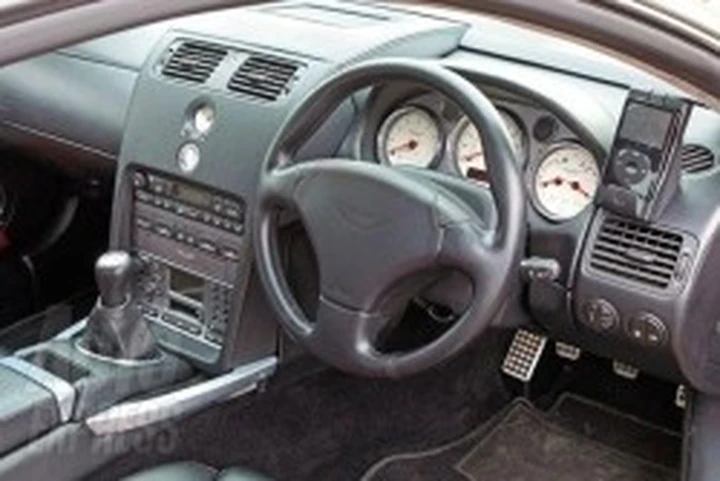 Aston Martin Vanquish cambio manuale