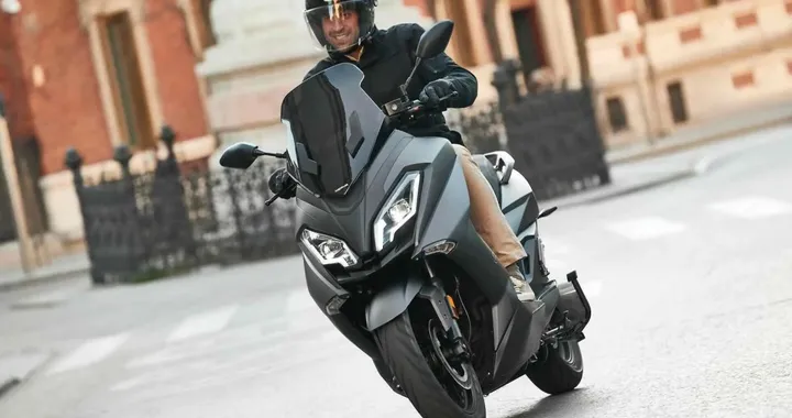 Scooter elettrici Nerva: motore centrale e batterie BYD removibili