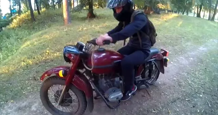 Caduta di un incapace in moto