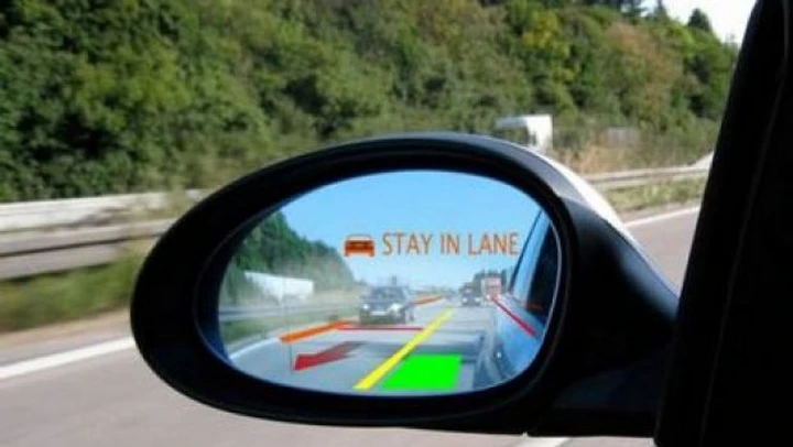 Light Blue Optics: dall'Inghilerra uno specchietto intelligente con proiezione olografica