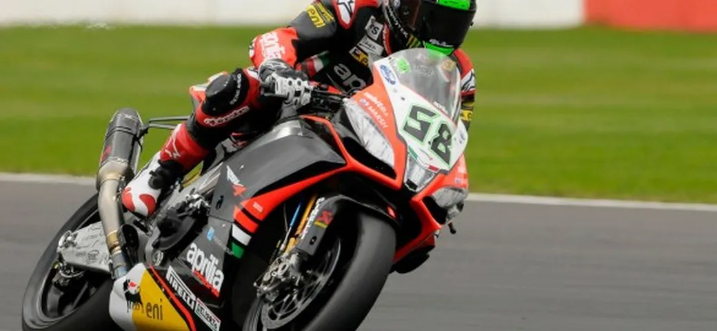 SBK Silverstone 2013: a Laverty la Superpole davanti a Checa e Rea