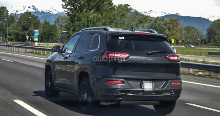 Jeep Cherokee foto spia e caratteristiche