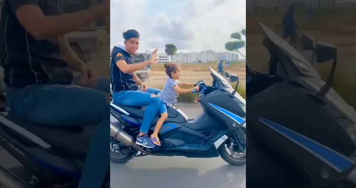 Un bambino alla guida di uno scooterone: il video shock