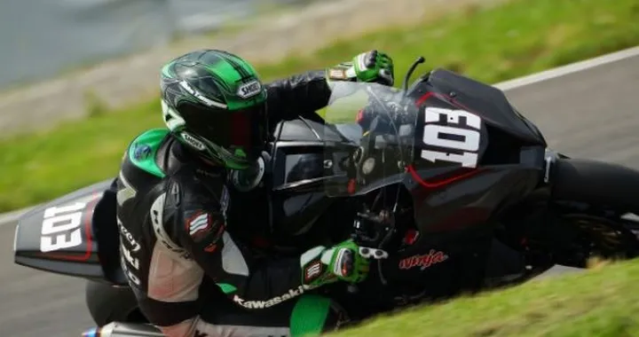 Concluso il secondo giorno di test a Suzuka della Kawasaki ZX-10R Ninja 2011